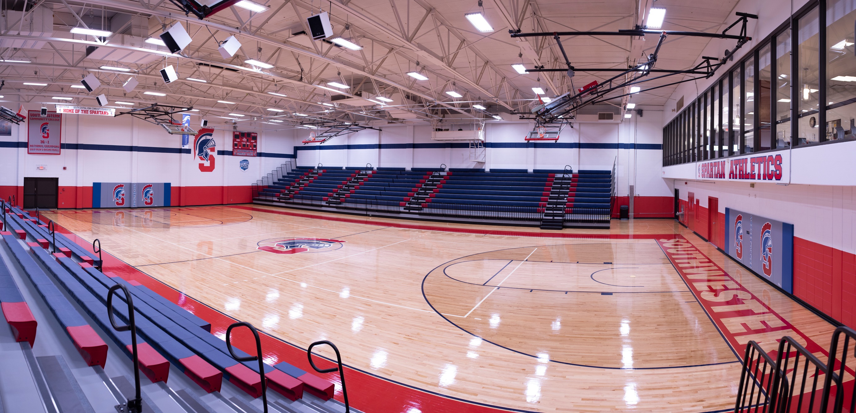 Gymnasium Photo